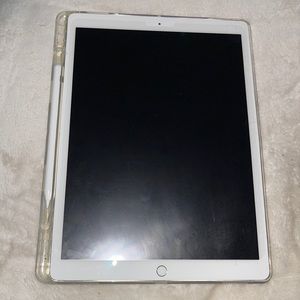 iPad Pro 12.9 (2017). I bought it to use for content but I don’t even use it.